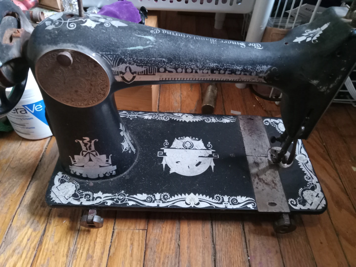 Antique Singer Sewing Machine - photo 3