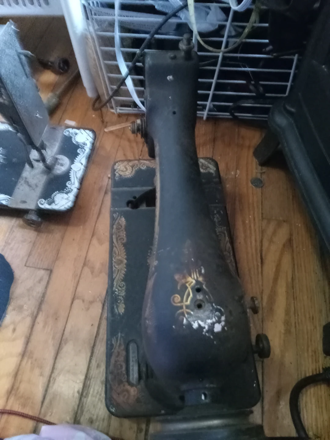 Antique Singer Sewing Machine - photo 5