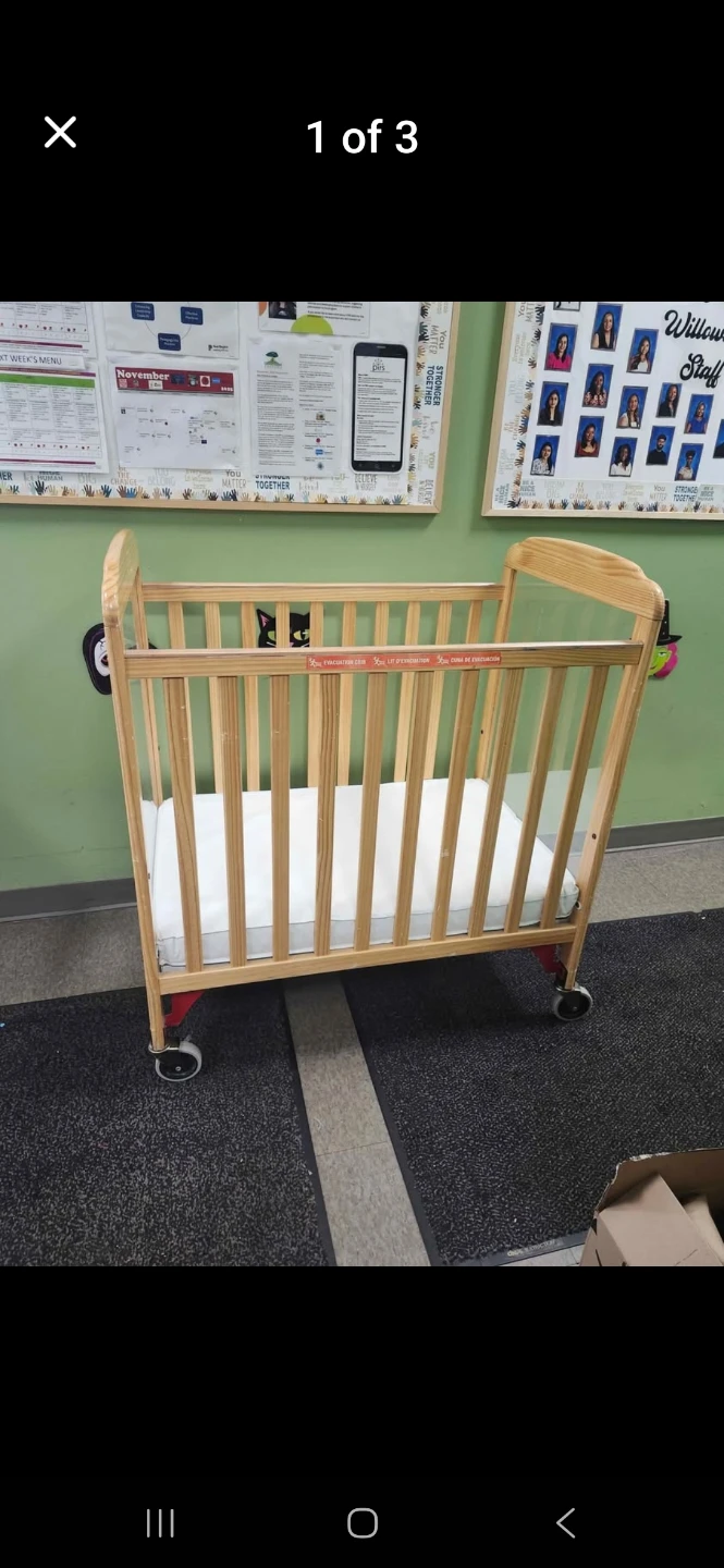 Wooden Baby Crib with Mattress - photo 3