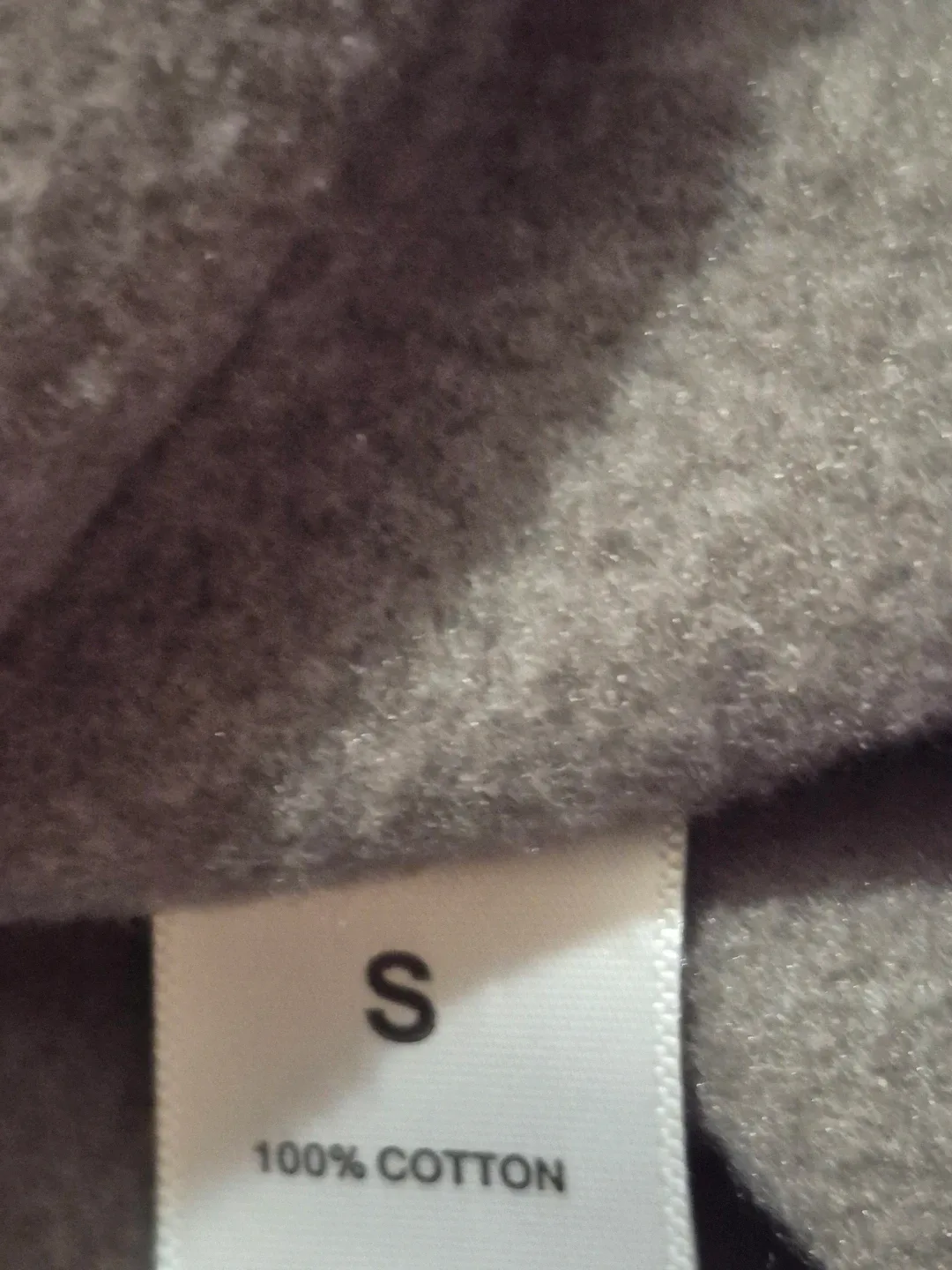 LN)Essentials Hoodie - Size Small image indicator(4)