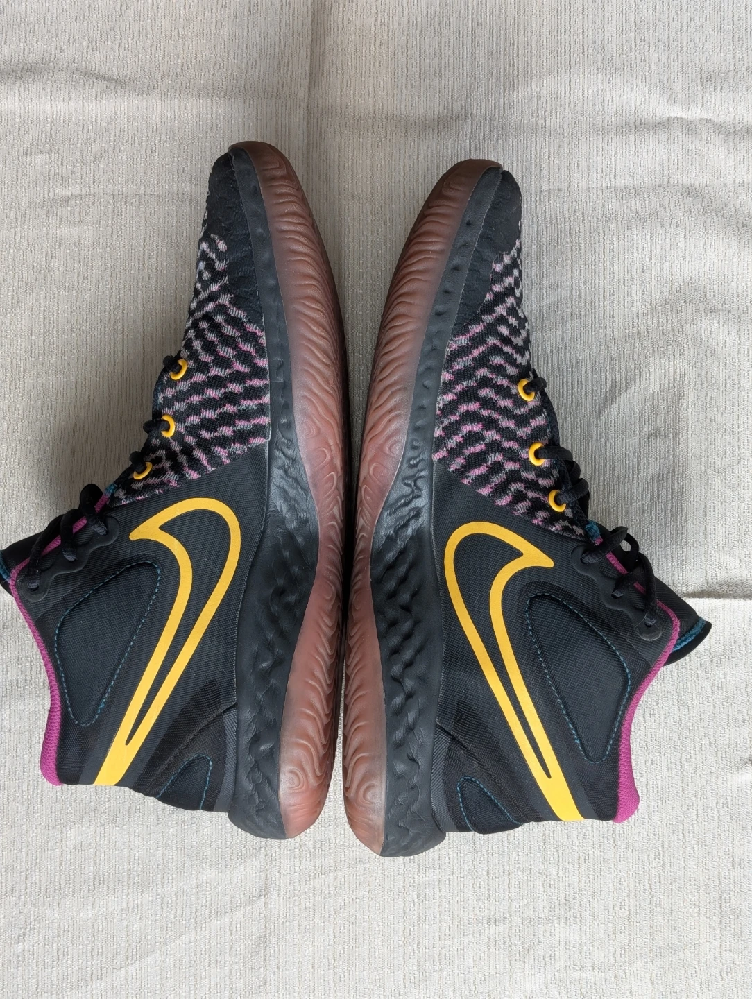 Nike KD Trey 5 Basketball Shoes - photo 4
