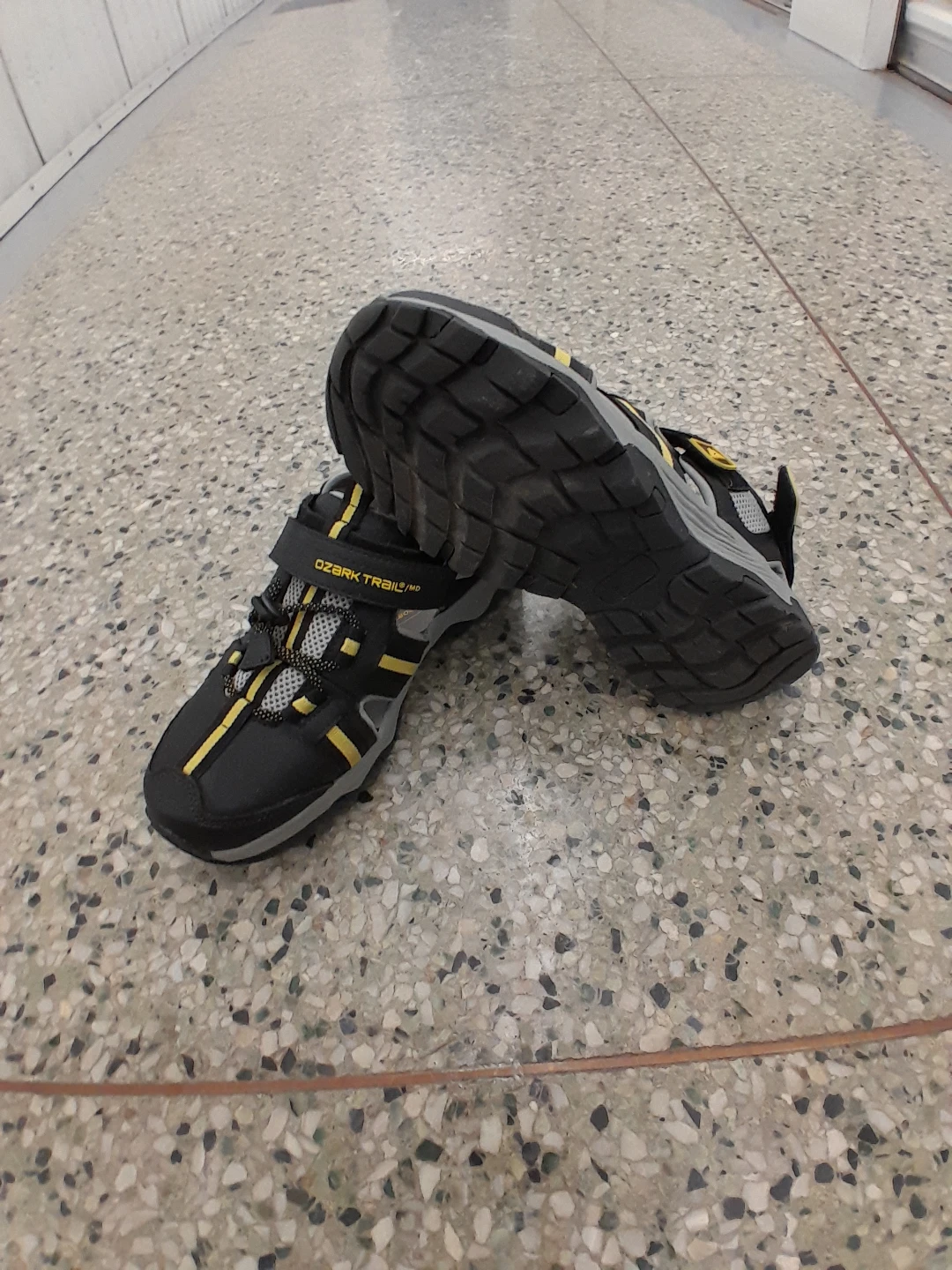 Ozark Trail  Sandals - Black/Yellow Men's Size 9 - photo 2