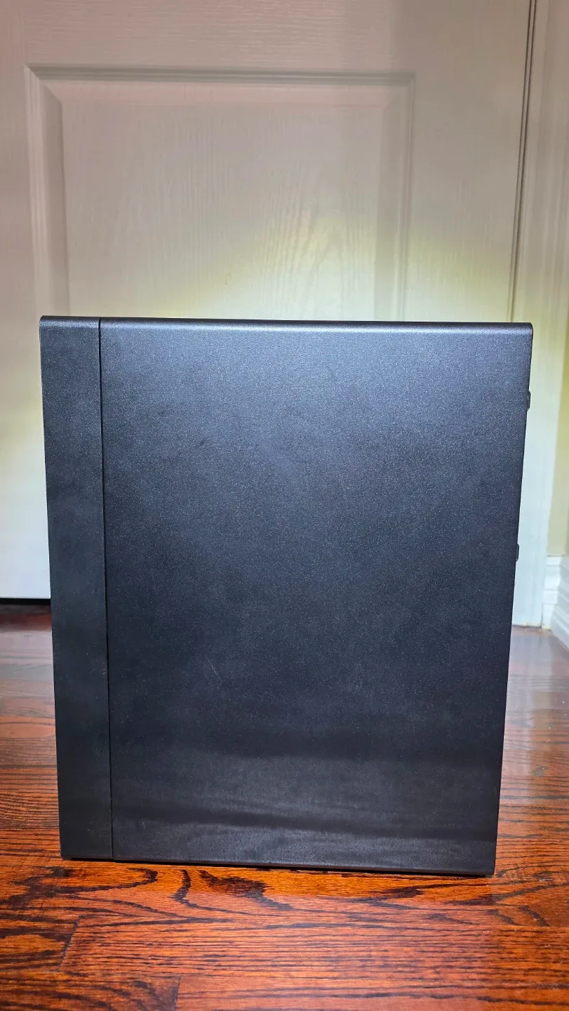 Lenovo ThinkStation P350 Desktop PC image indicator(3)