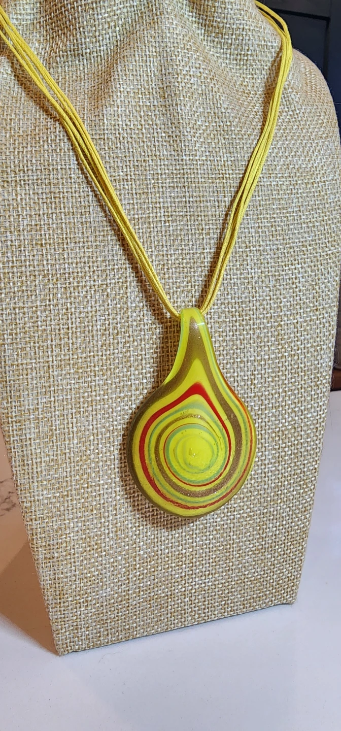 Yellow Glass Pendant Necklace - photo 3