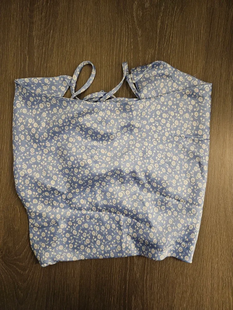 Blue Floral Tie-Back Crop Top
