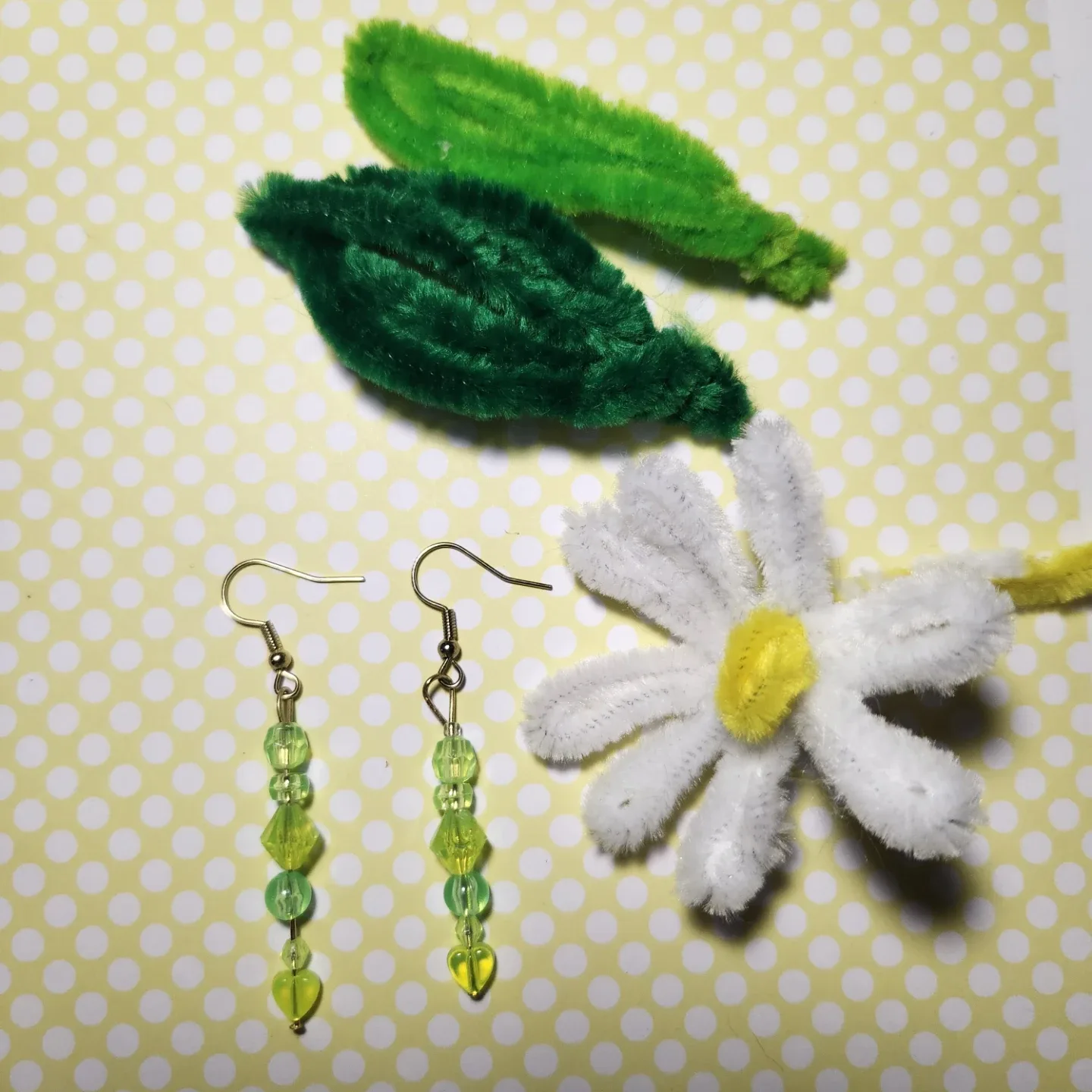 Handmade Beaded Dangle Earrings image indicator(3)