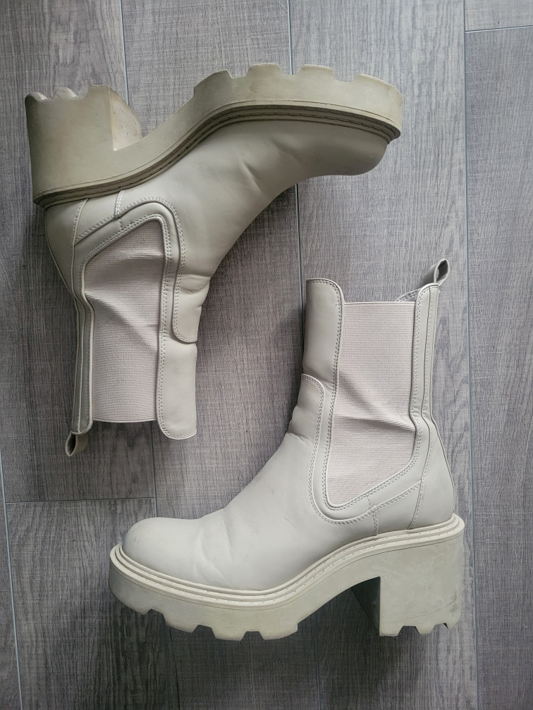 Zara Heeled Chelsea Boots - Size 40 - photo 3
