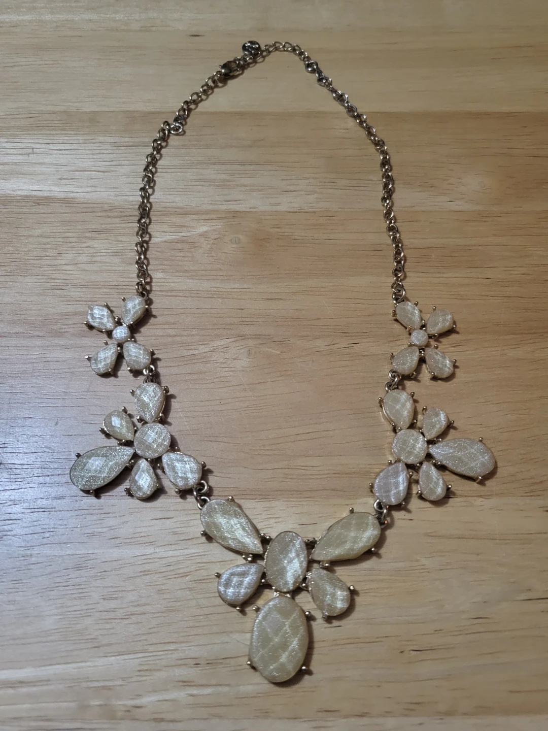 Cream-coloured Necklace
