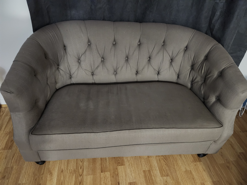 2 x Tufted Loveseat Sofa - Grey (2 seater n 3 seater) - photo 2