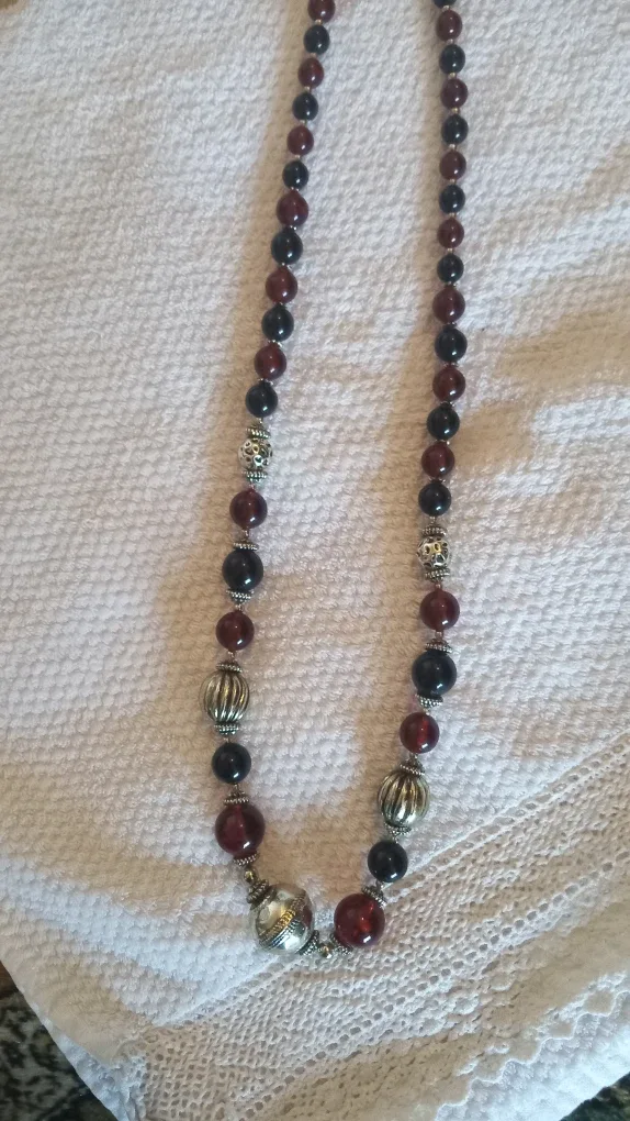 Beaded Necklace - Red & Black