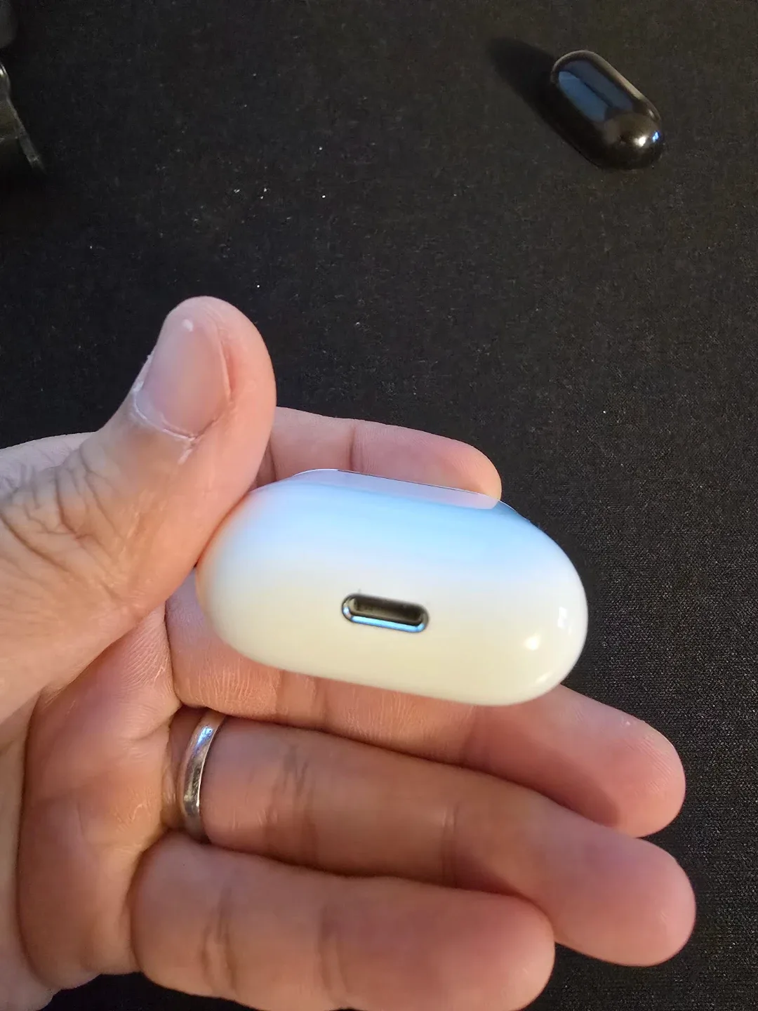 Apple AirPods 1st Generation #cleanout image indicator(3)