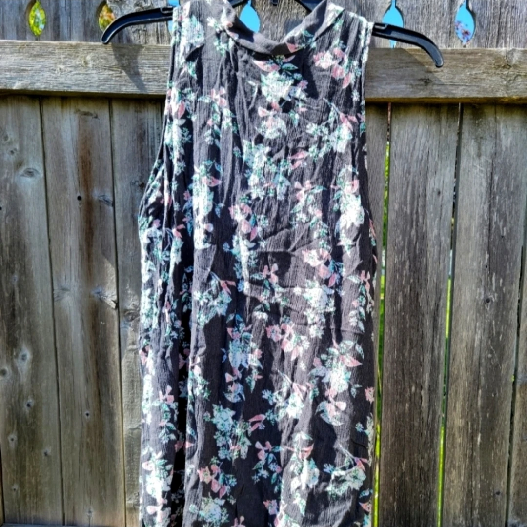 Lush Floral Sleeveless top
