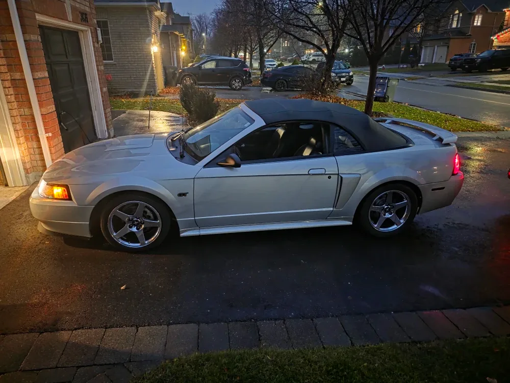 2002 FORD MUSTANG GT CONVERTIBLE LOW KM