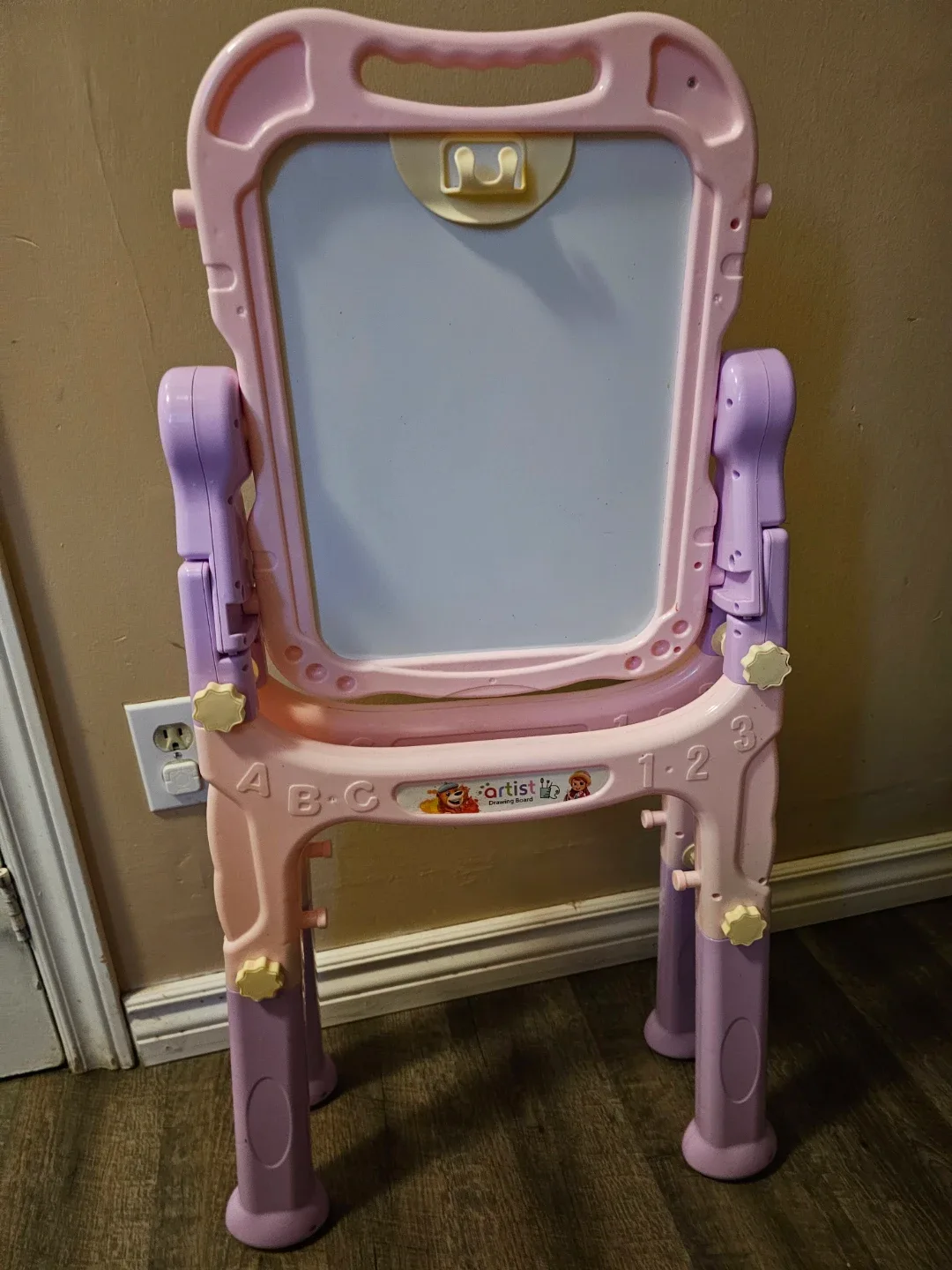 #cleanout Artist Easel - Kids Art Board image indicator(2)