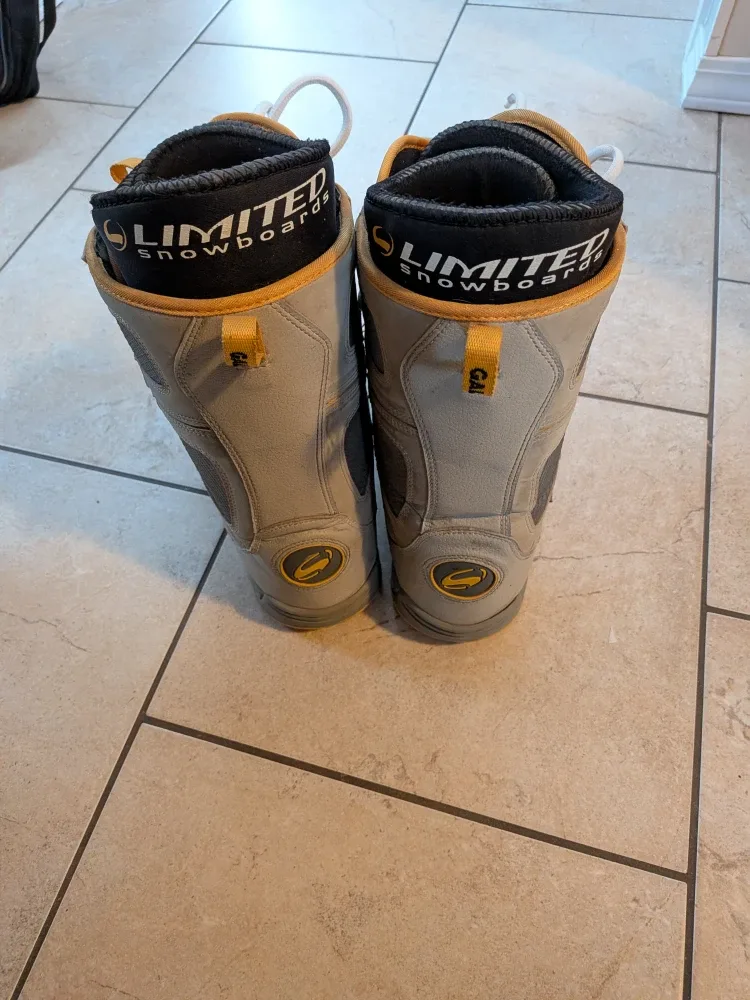 Snowboard Boots - Size Unknown image indicator(7)