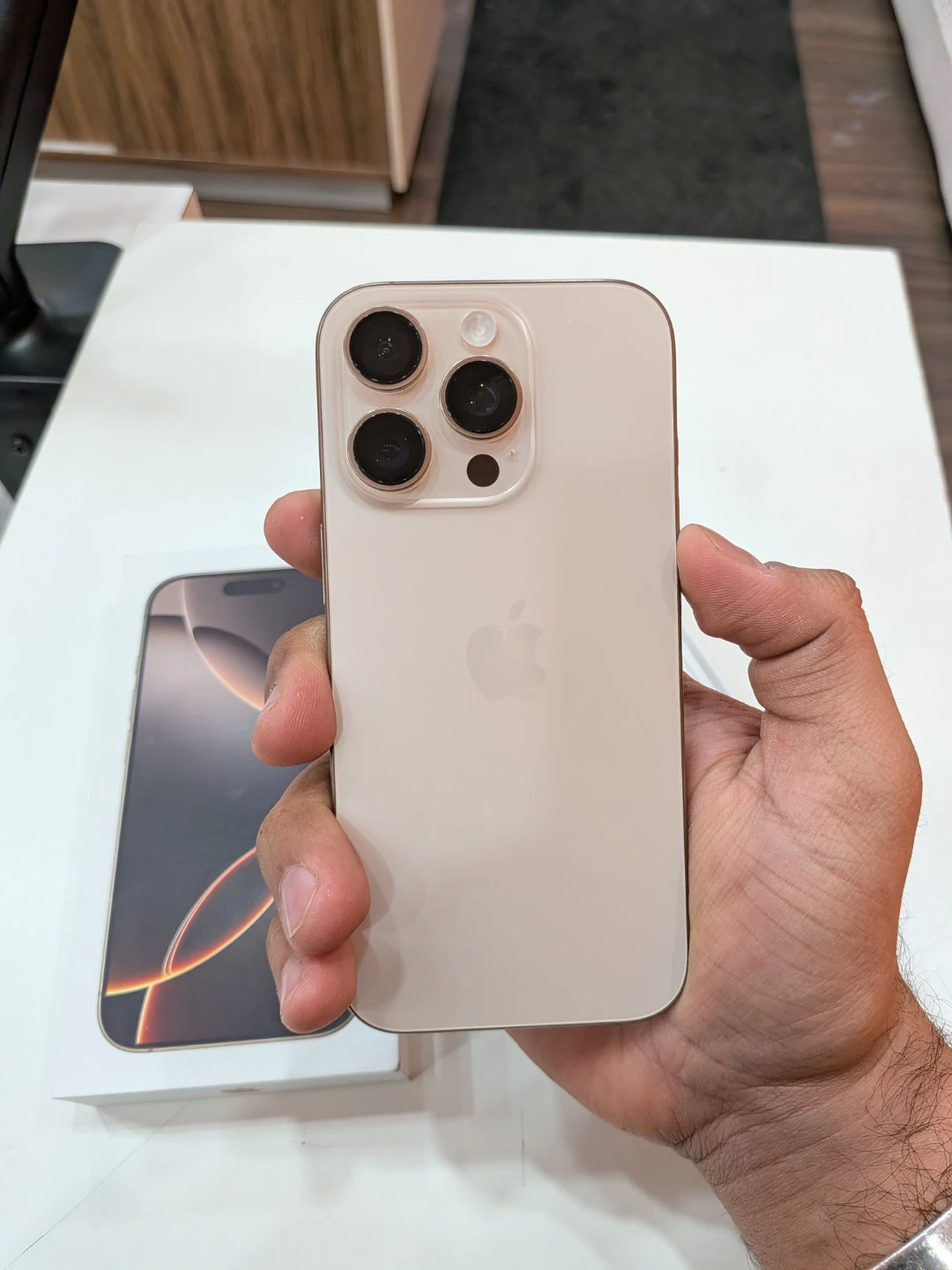 iPhone 16 Pro 256GB - photo 3