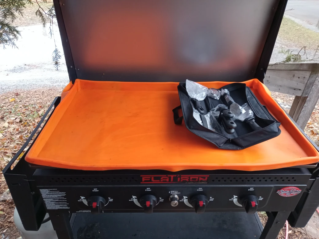 New char-broil 36" 4 burner griddle