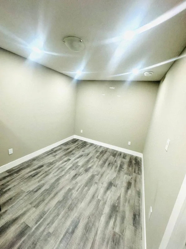 BRAND NEW BASEMENT SUITE WITH SEPARATE ENTRANCE FOR RENT image indicator(5)