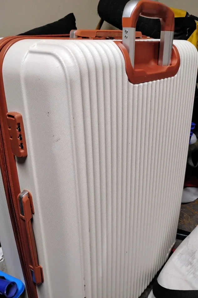White & Orange Suitcase image indicator(3)