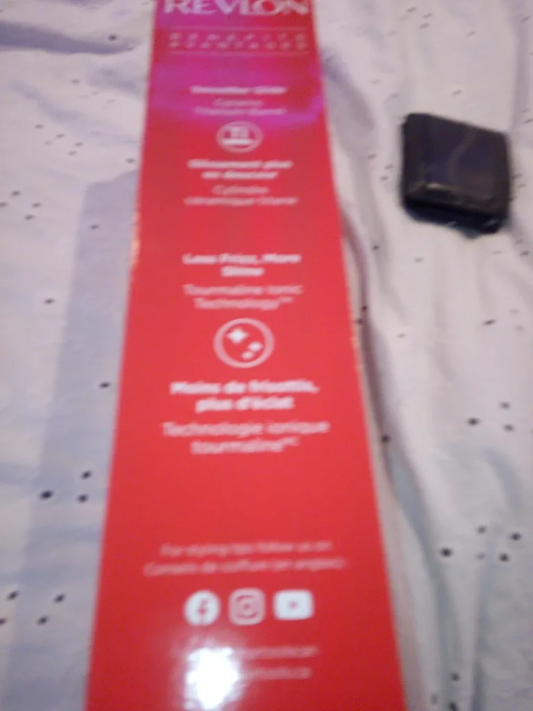 Revlon One-Step Volumizer PLUS - New in Box! image indicator(4)