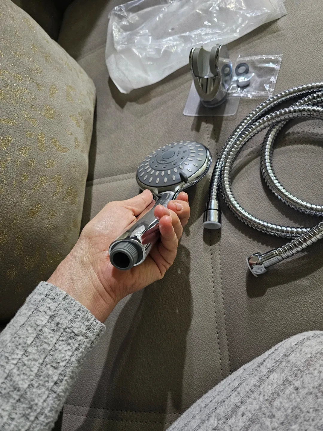 Shower Head with Hose and Mount image indicator(3)