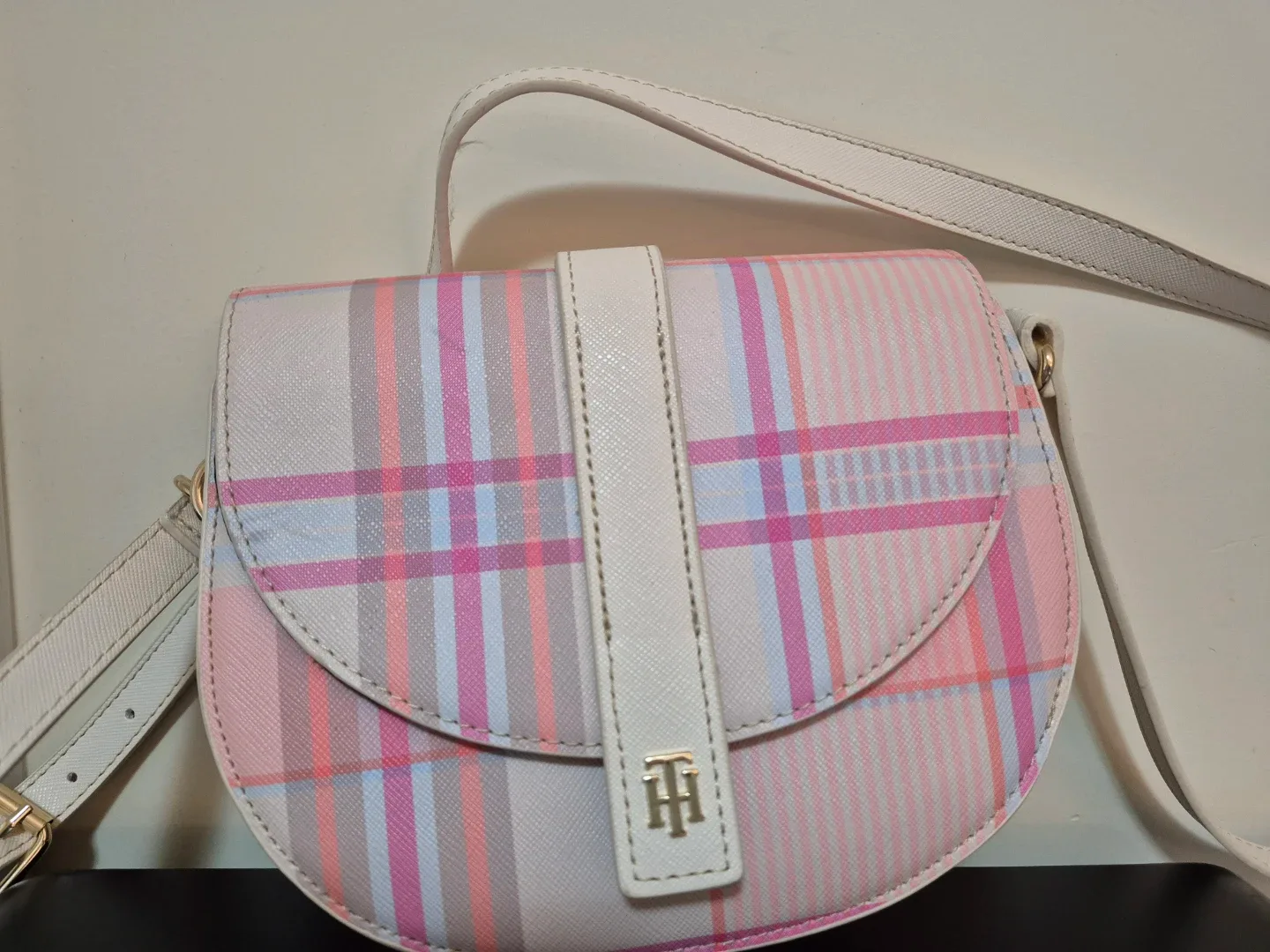 Tommy Hilfiger Crossbody Bag