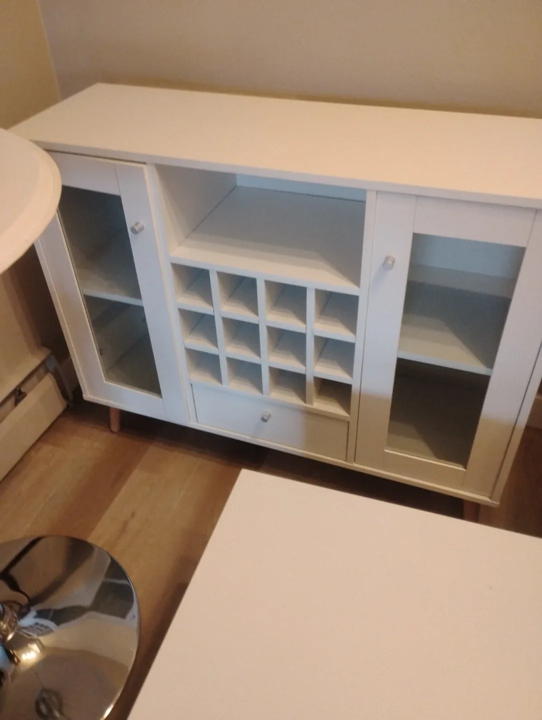 White modern furnishings image indicator(3)