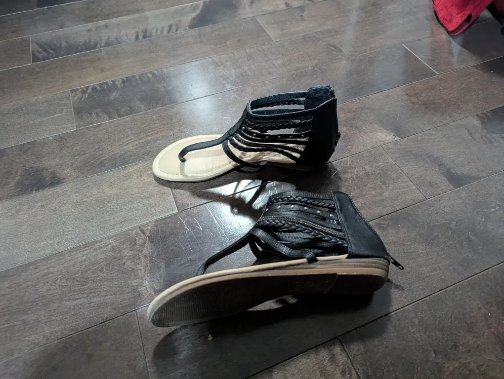 Ardene Black Sandals - Size 8