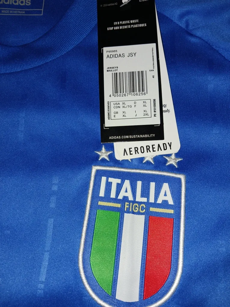 Adidas Italia Jersey - XL - New with tags image indicator(2)