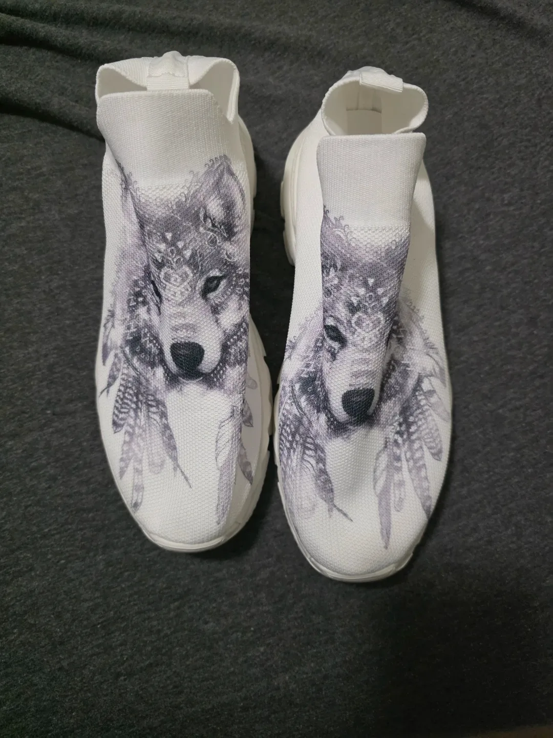 White Wolf Print Slip-on Sneakers