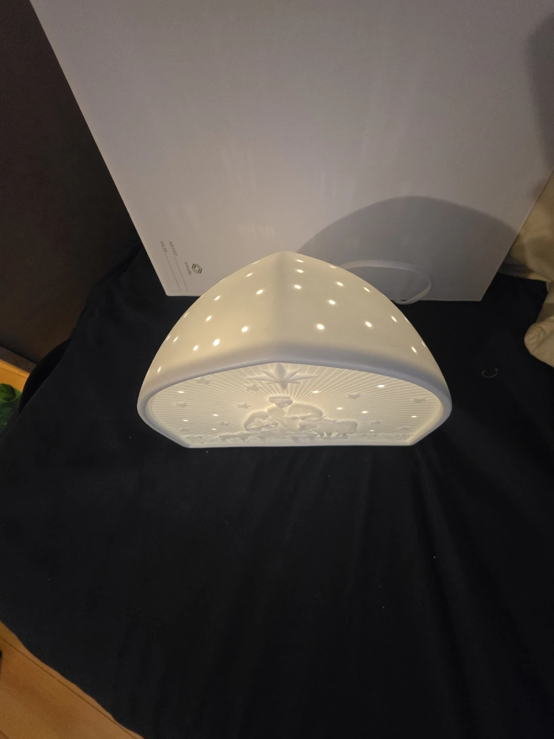 Belleek Living Nativity Crib Luminaire - photo 3