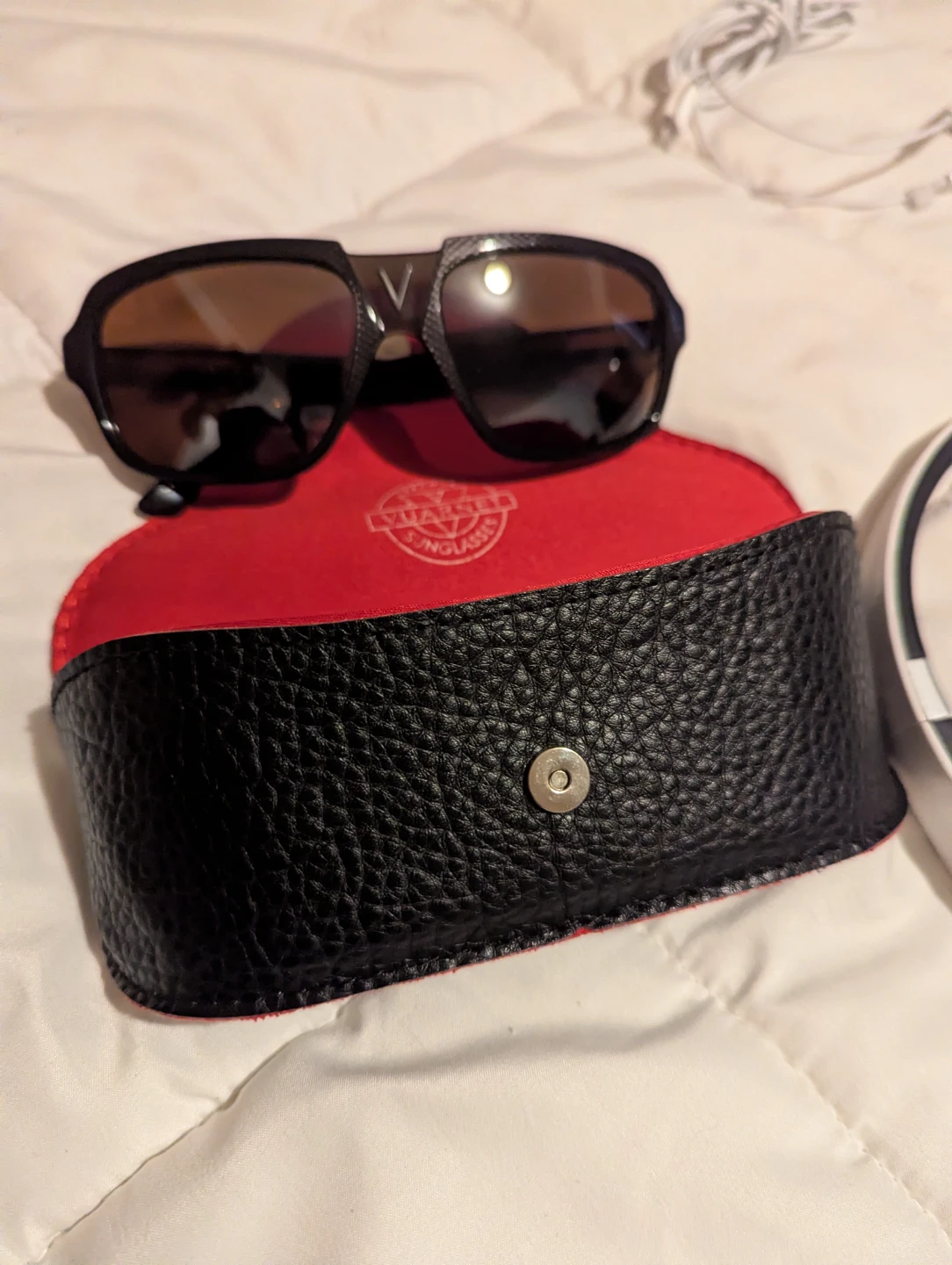 V SHADES Sunglasses with Case