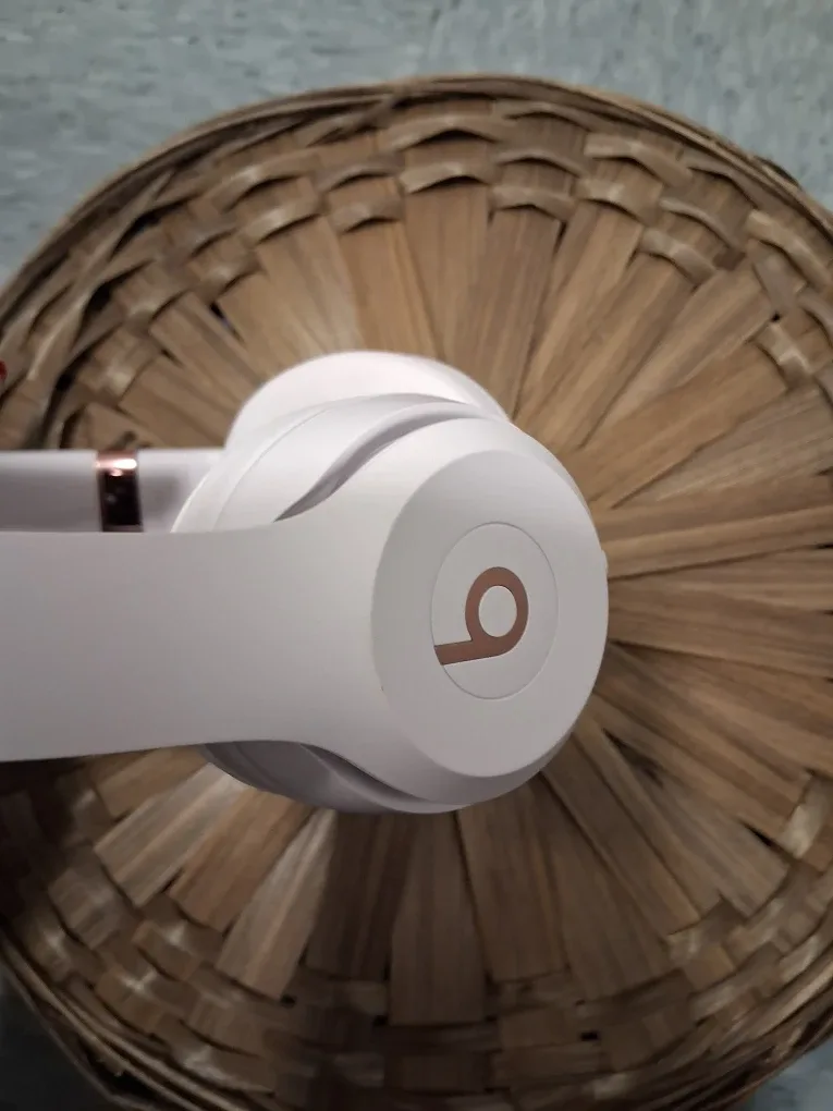 Beats Solo3 Wireless Headphones - Rose Gold image indicator(2)