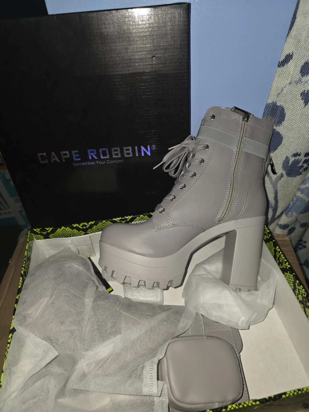 Cape Robbin Monik Grey Platform Boots - Size 8