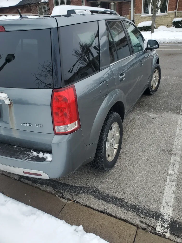 Saturn Vue SUV - AWD V6 image indicator(2)