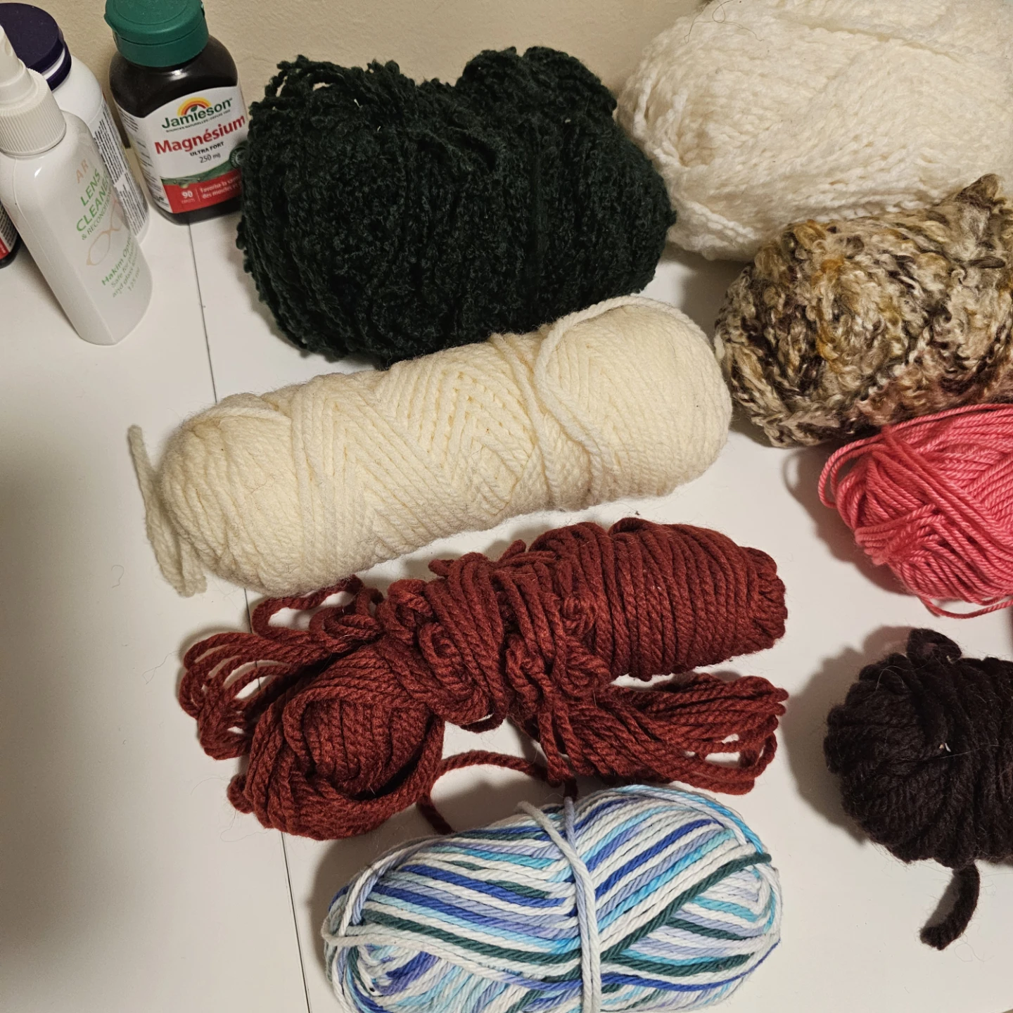 Yarn and needles - photo 2