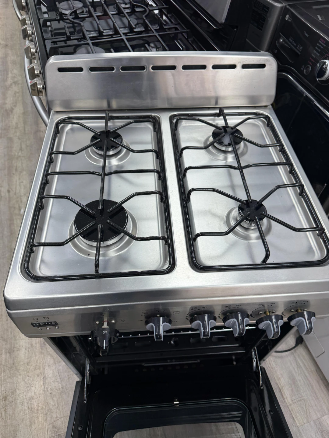 Avanti Stainless Steel Gas Range - photo 2