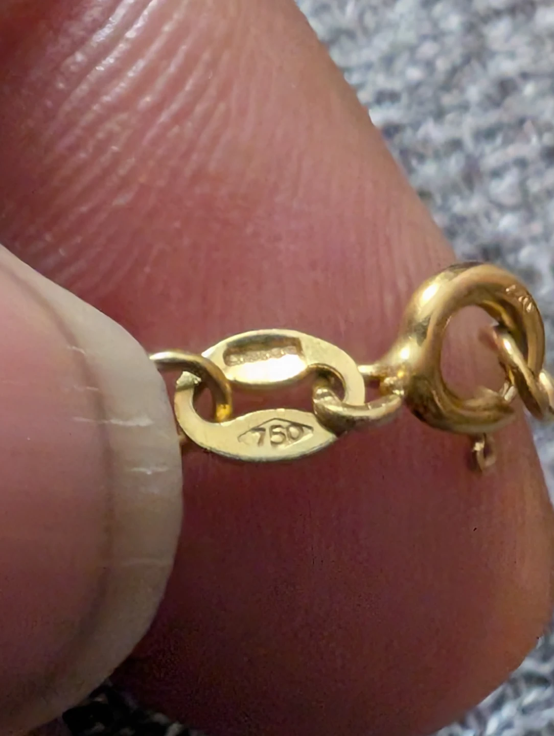 18K Gold Heart Pendant and Necklace -  18inches - photo 4