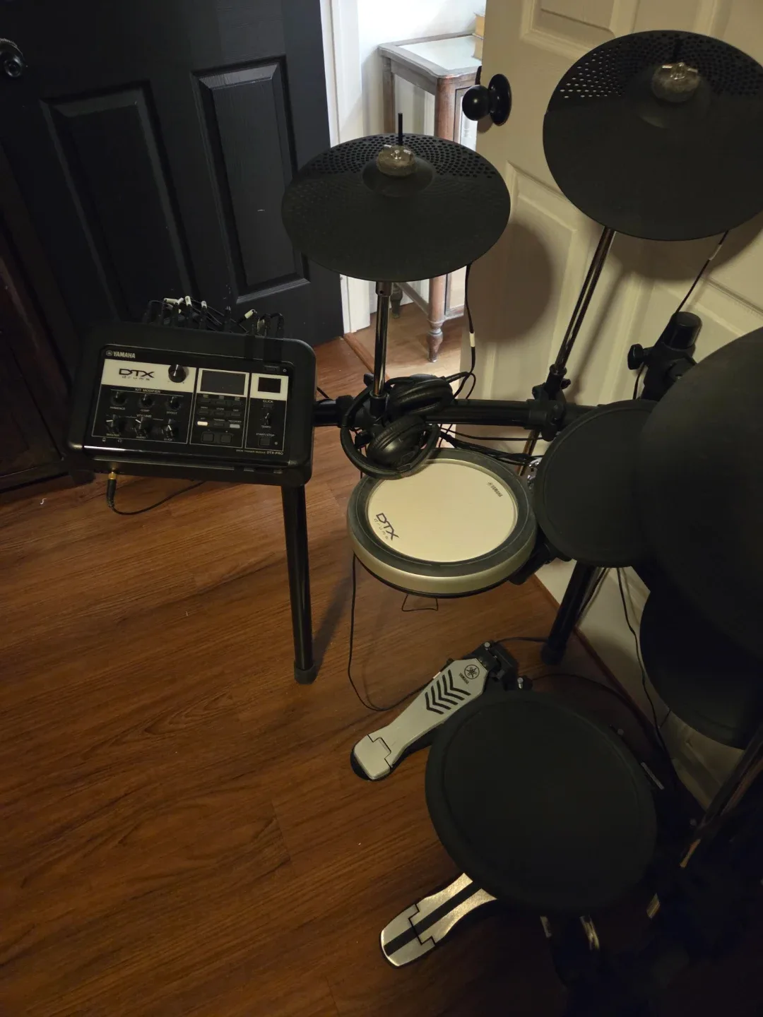 Yamaha DTX Electronic Drum Set image indicator(2)