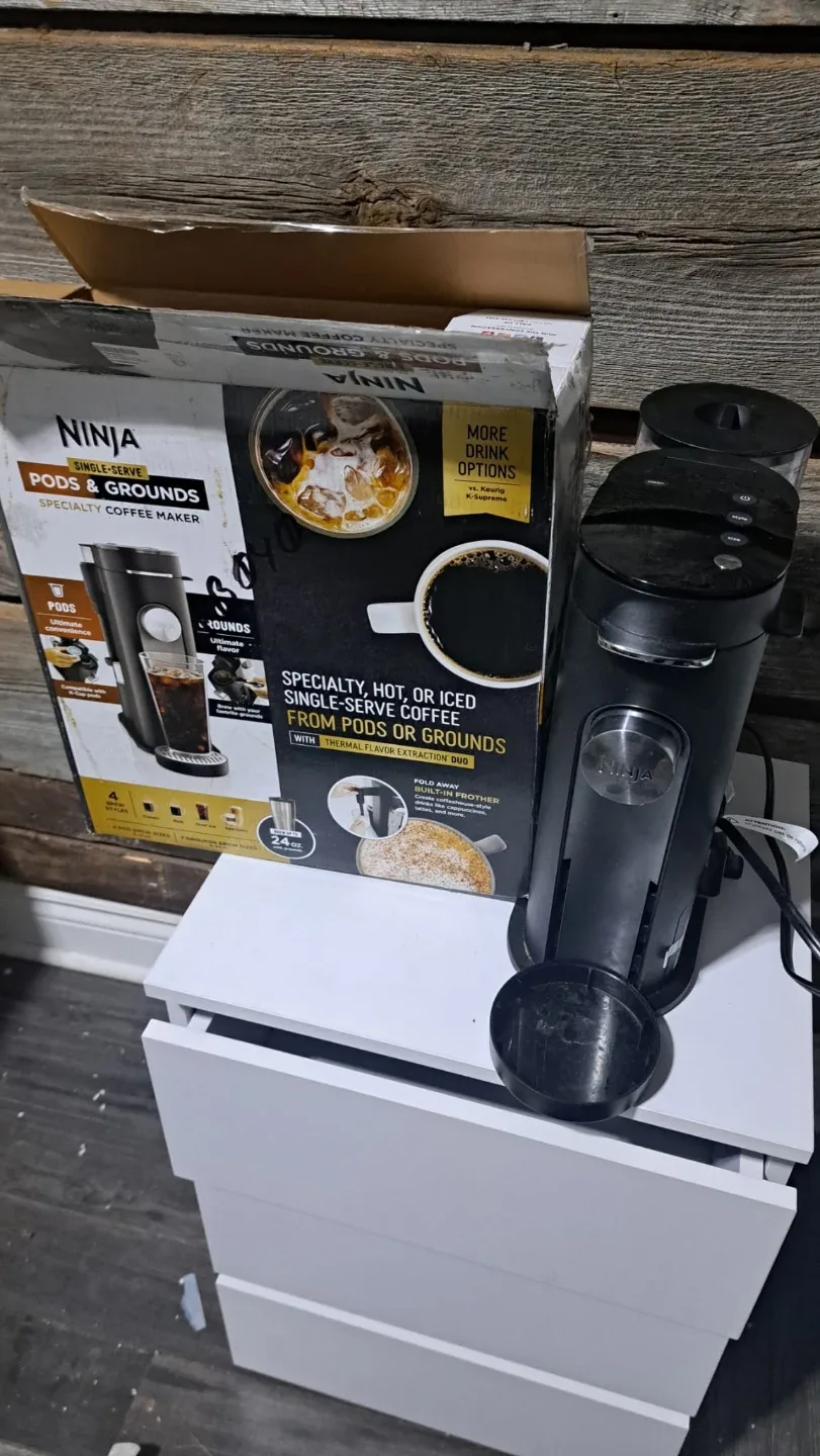 Ninja Pods & Grounds Single-Serve Coffee Maker image indicator(2)