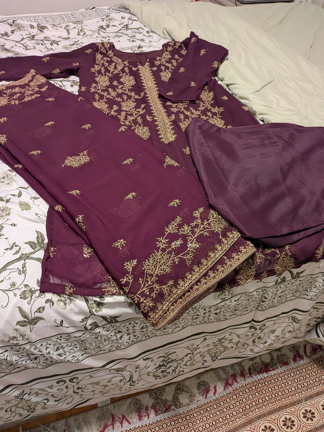 Burgundy Embroidered Salwar Kameez Suit - photo 2