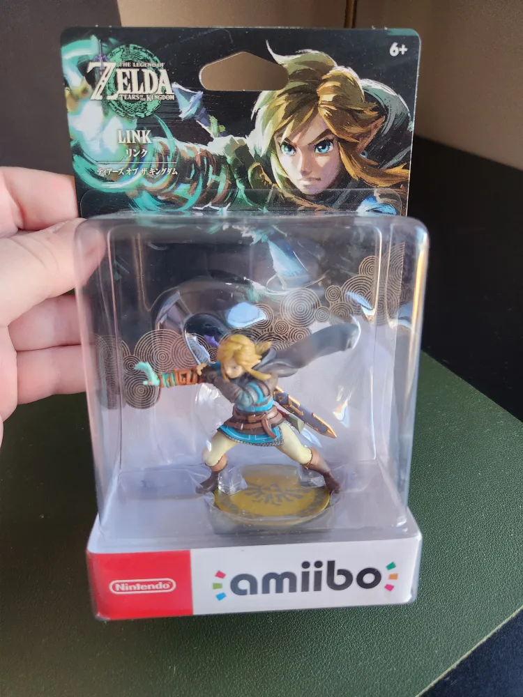 Nintendo Switch OLED  Zelda TOTK bundle. image indicator(4)