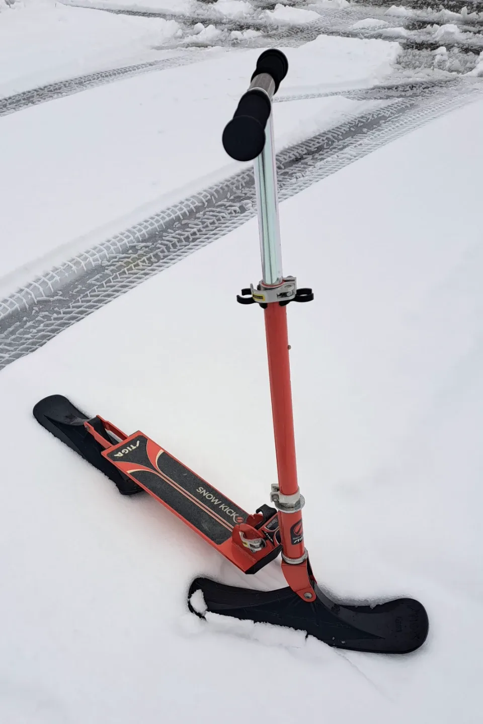 ⛷️ STIGA Snow Kick Scooter 🛴 Red/Black #CleanOut image indicator(4)