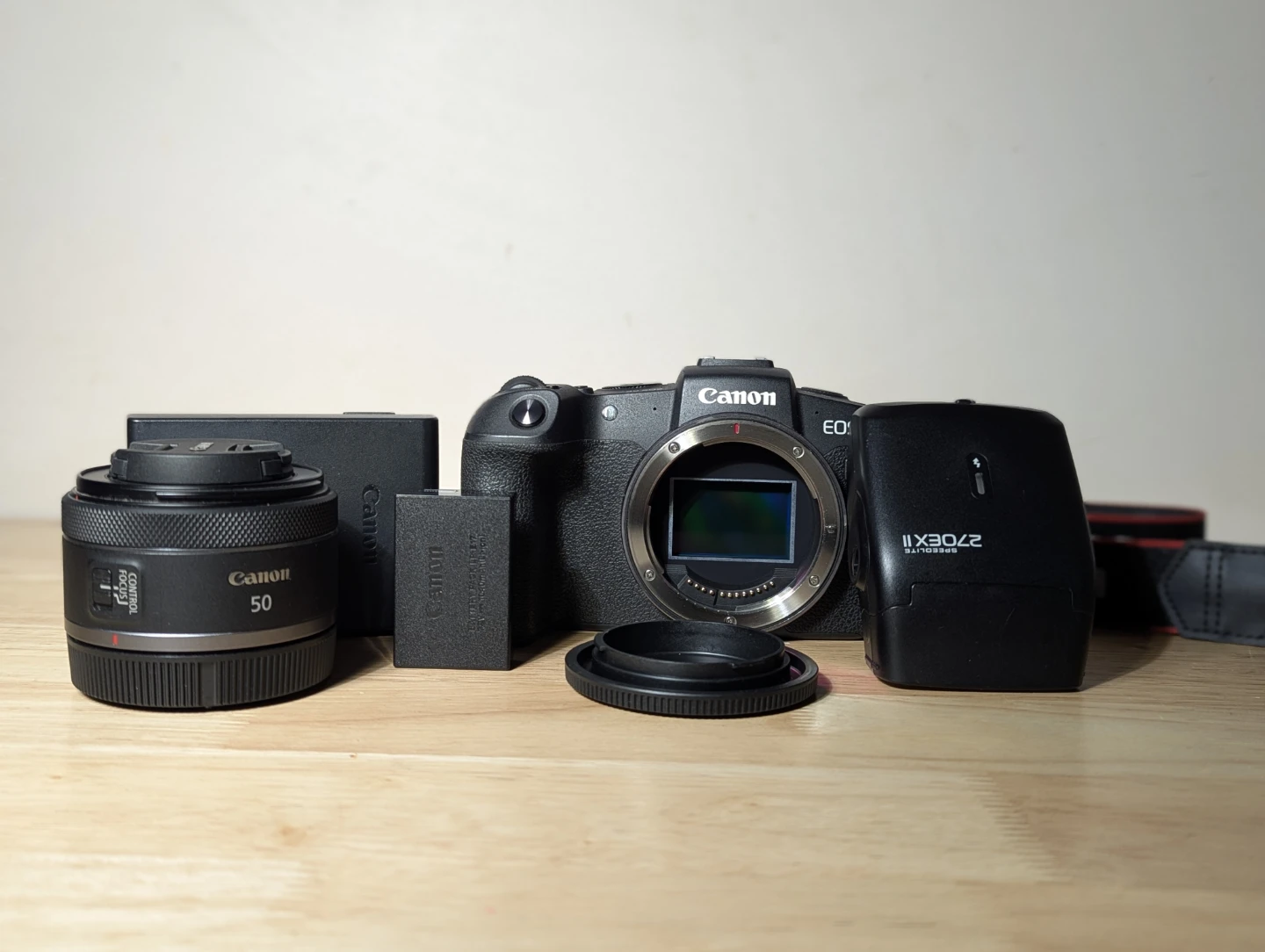 Canon EOS RP Mirrorless Camera with 50mm Lens - photo 4