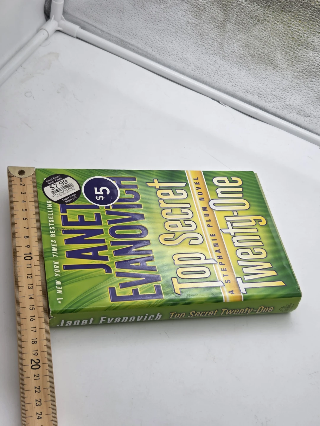 Top Secret Twenty-One by Janet Evanovich - photo 4