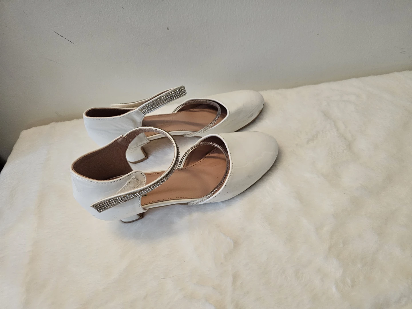 White Dress Shoes with Rhinestone Detail - photo 2