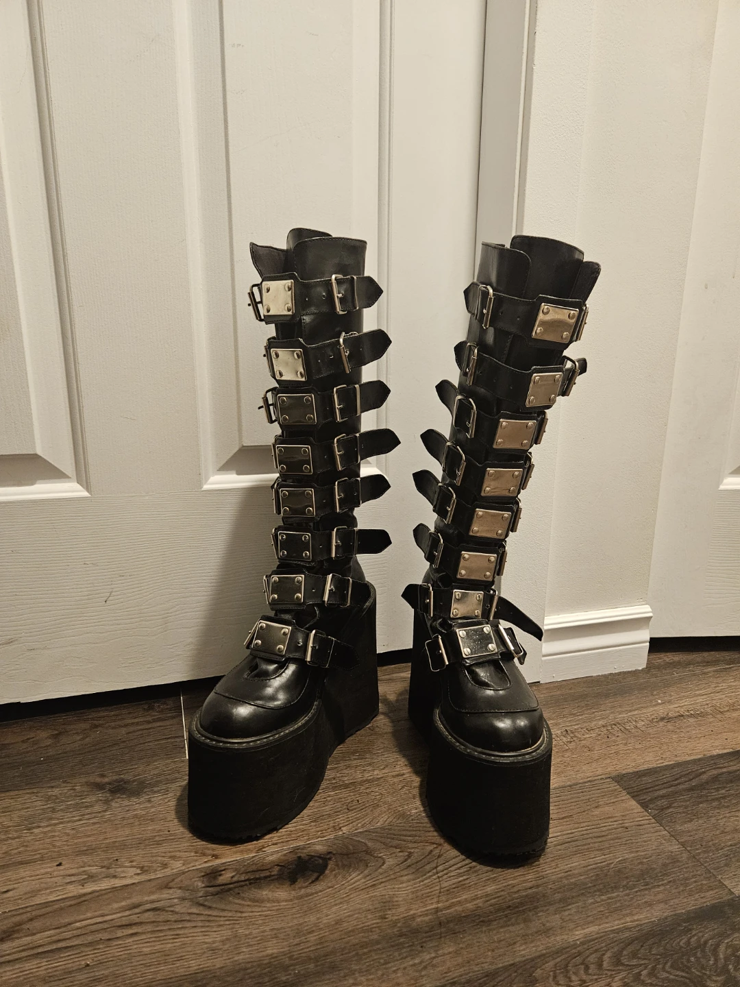 Demonia SWING-815 Platform Boots