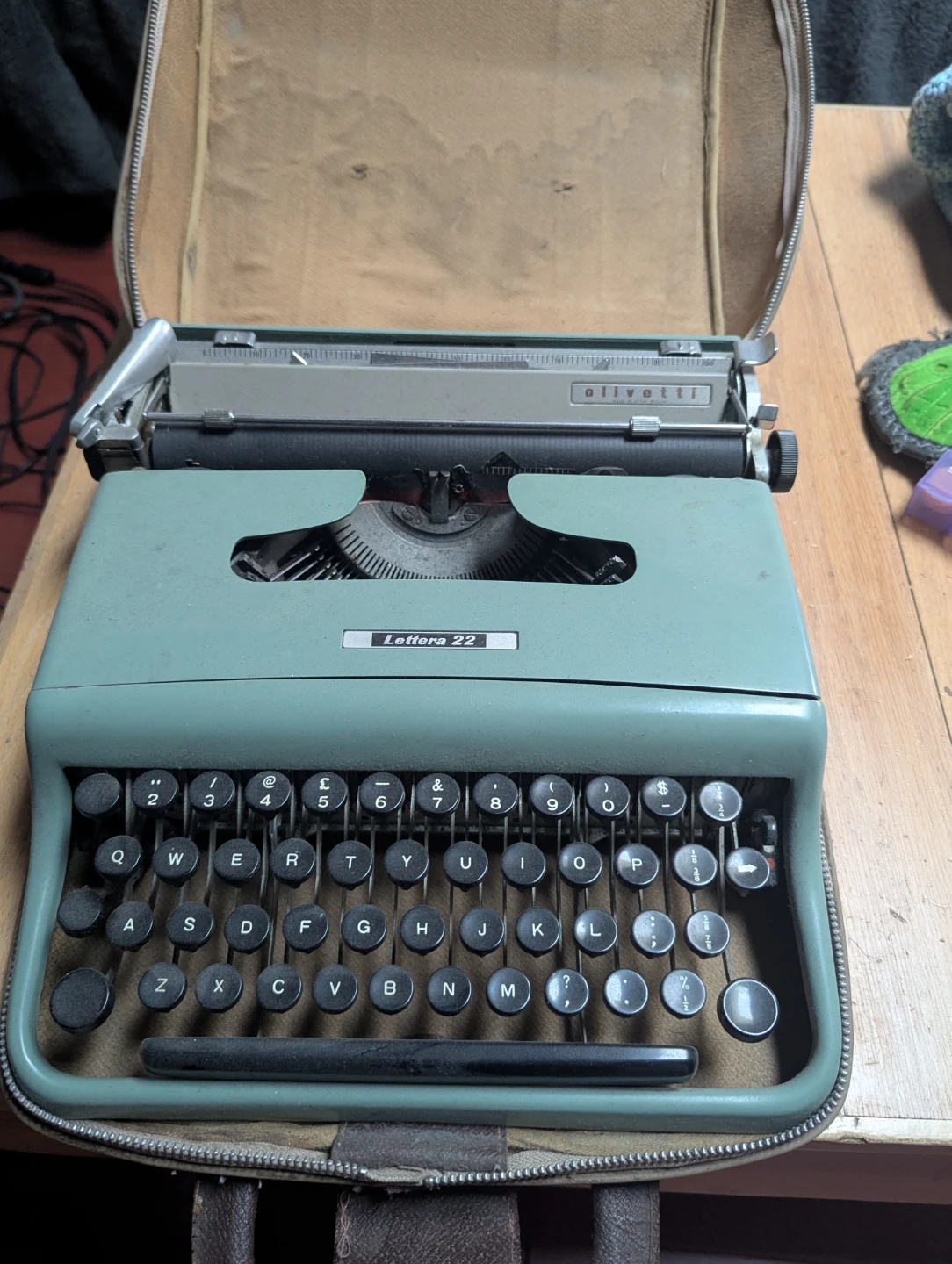 Olivetti Lettera 22 Typewriter