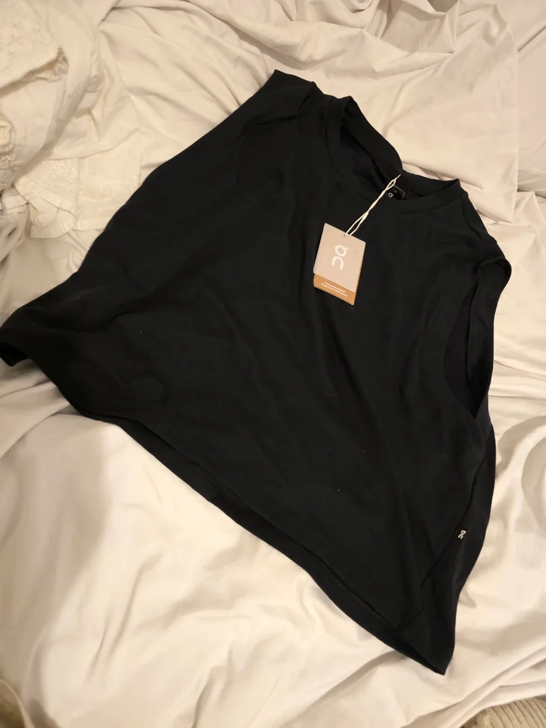 New On Running Focus Crop Top - Size M #thriftypicks