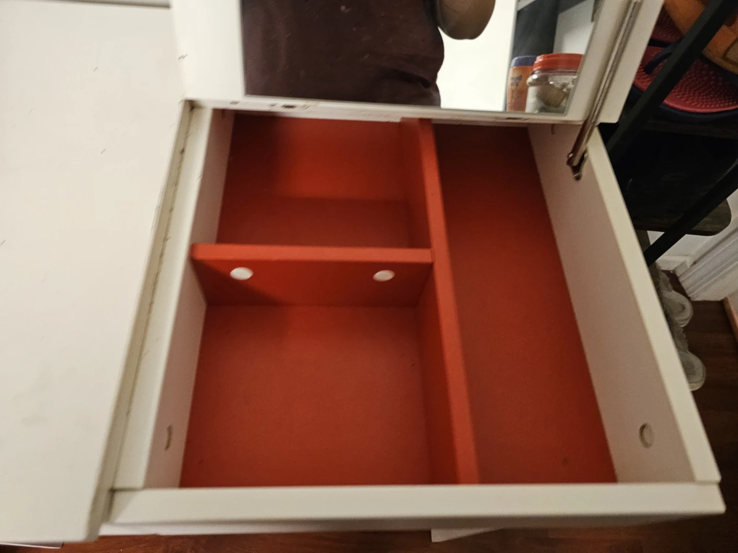 White Vanity Makeup Table with Mirror - photo 3